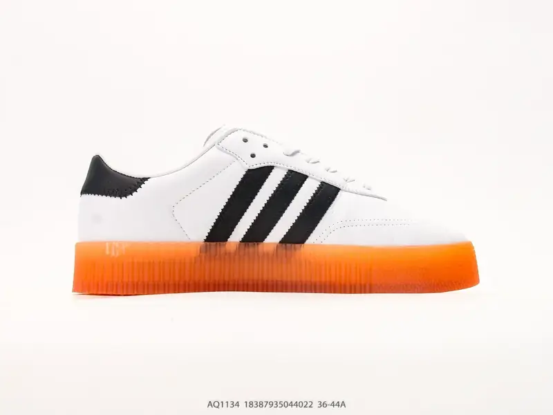 Adidas Scarpe da skate Versatile Classico AQ1134 #18387935044022