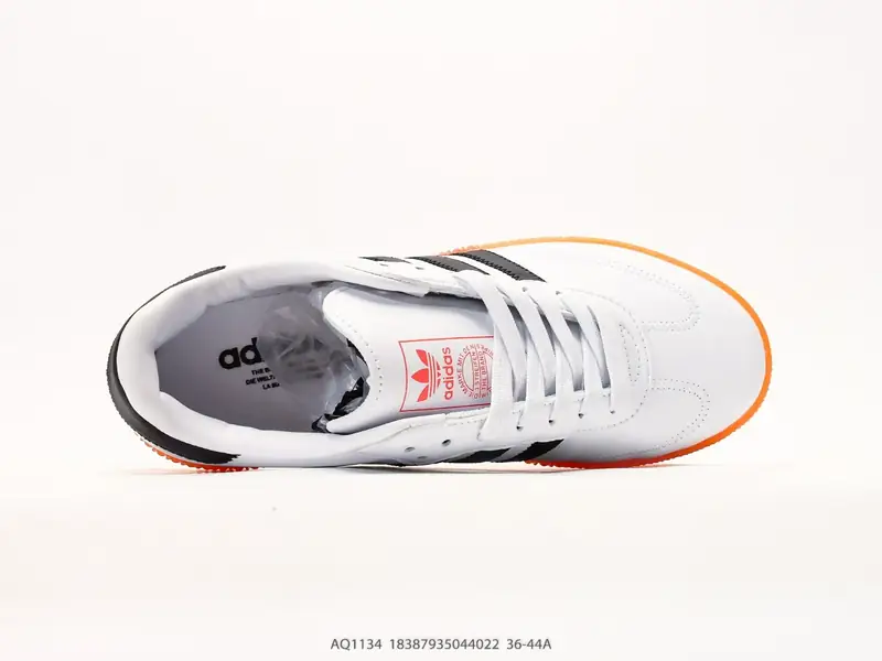 Adidas Scarpe da skate Versatile Classico AQ1134 #18387935044022