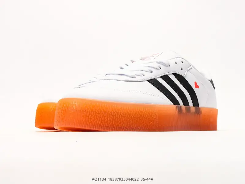 Adidas Scarpe da skate Versatile Classico AQ1134 #18387935044022