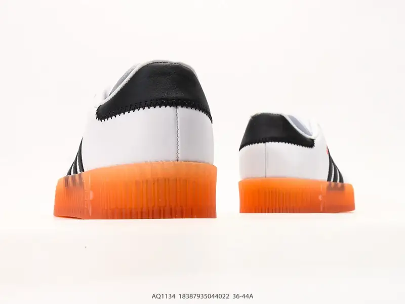 Adidas Scarpe da skate Versatile Classico AQ1134 #18387935044022