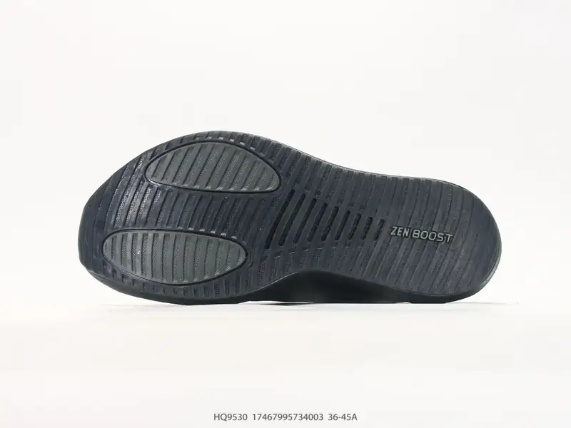 阿迪达斯 adidas ZENBOOST ZENBOOST轻盈透气耐磨织物 低帮跑步鞋 ZenBoost以轻量回弹闻名，搭配透气织物 HQ9530 #17467995734003