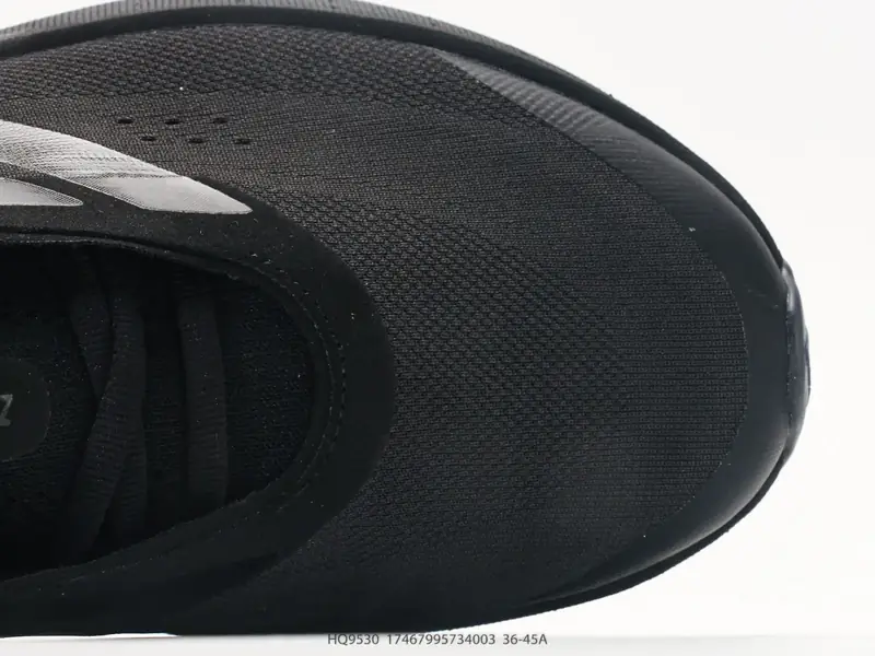 阿迪达斯 adidas ZENBOOST ZENBOOST轻盈透气耐磨织物 低帮跑步鞋 ZenBoost以轻量回弹闻名，搭配透气织物 HQ9530 #17467995734003
