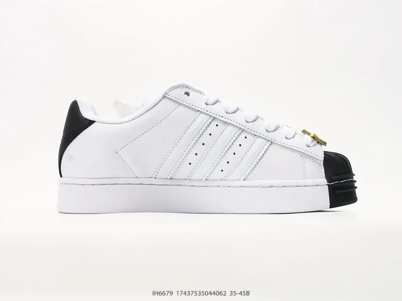 Adidas Sepatu Olahraga Serbaguna Klasik Low Top IH6679 #17437535044062