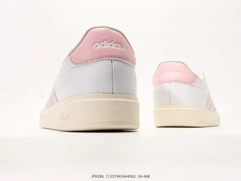 Adidas Chaussures de sport Polyvalent Classique Basse JP8286 #11257945664062