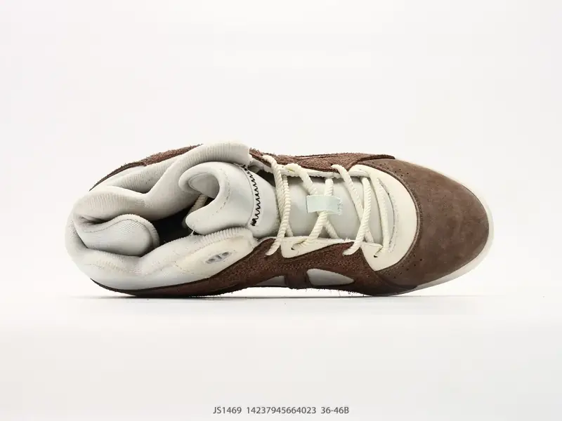 Adidas Baskets de basketball Rétro Daim Confortable JS1469