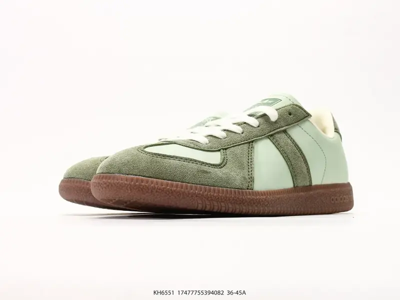 Adidas Sepatu Olahraga Serbaguna Low Top Nyaman KH6551 #17477755394082