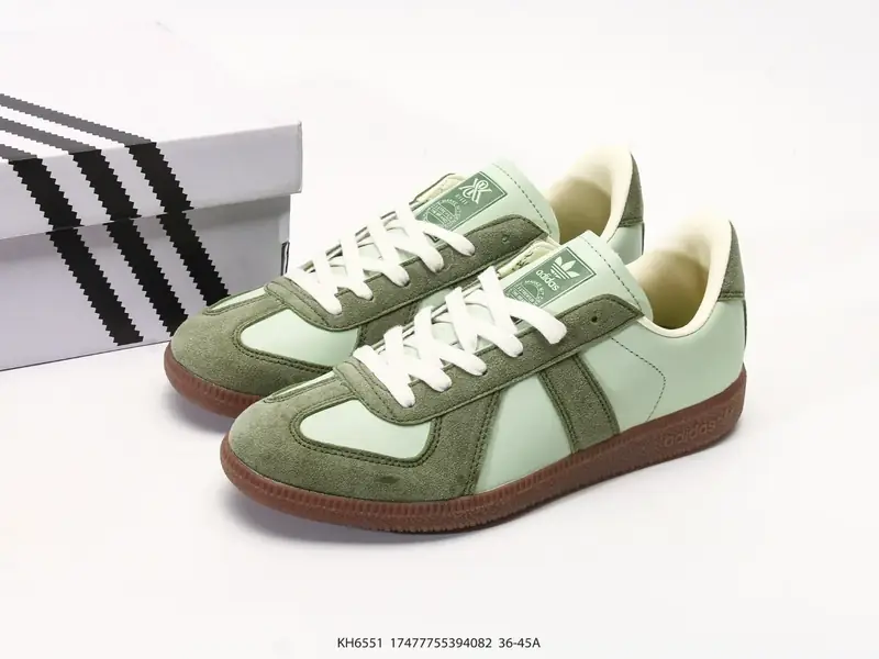 Adidas Sepatu Olahraga Serbaguna Low Top Nyaman KH6551 #17477755394082
