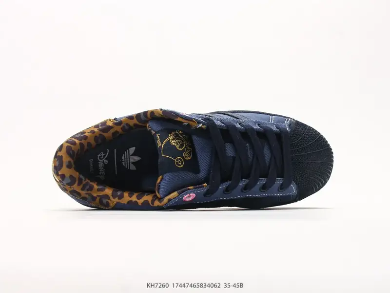 Adidas Sepatu Olahraga Serbaguna Klasik Low Top KH7260 #17447465834062
