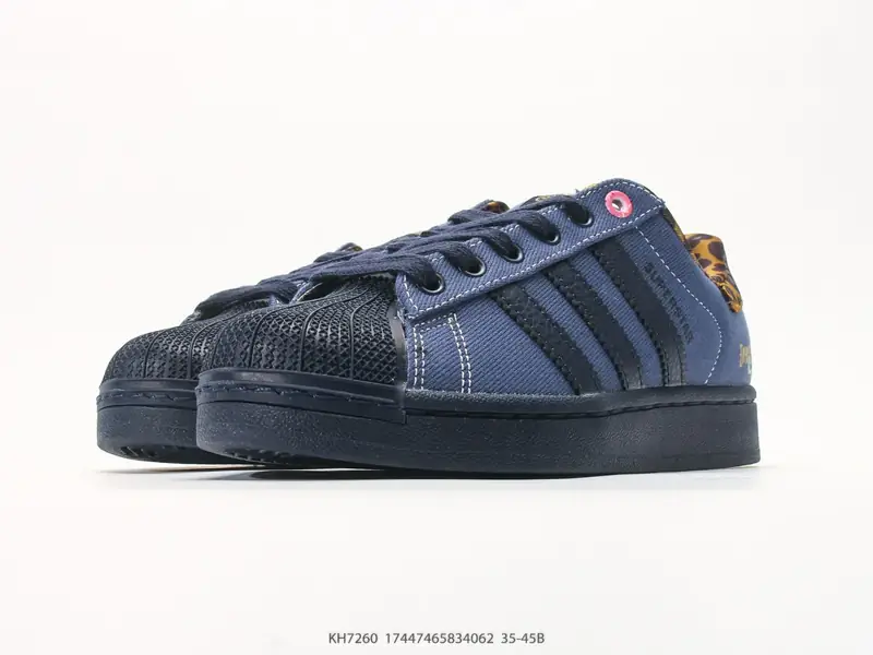 Adidas Sepatu Olahraga Serbaguna Klasik Low Top KH7260 #17447465834062