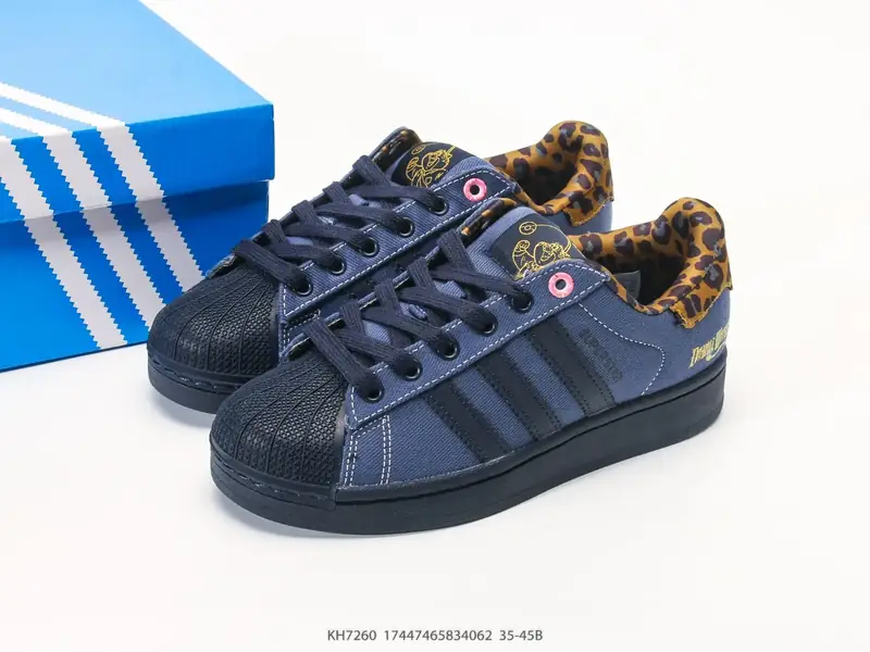 Adidas Sepatu Olahraga Serbaguna Klasik Low Top KH7260 #17447465834062