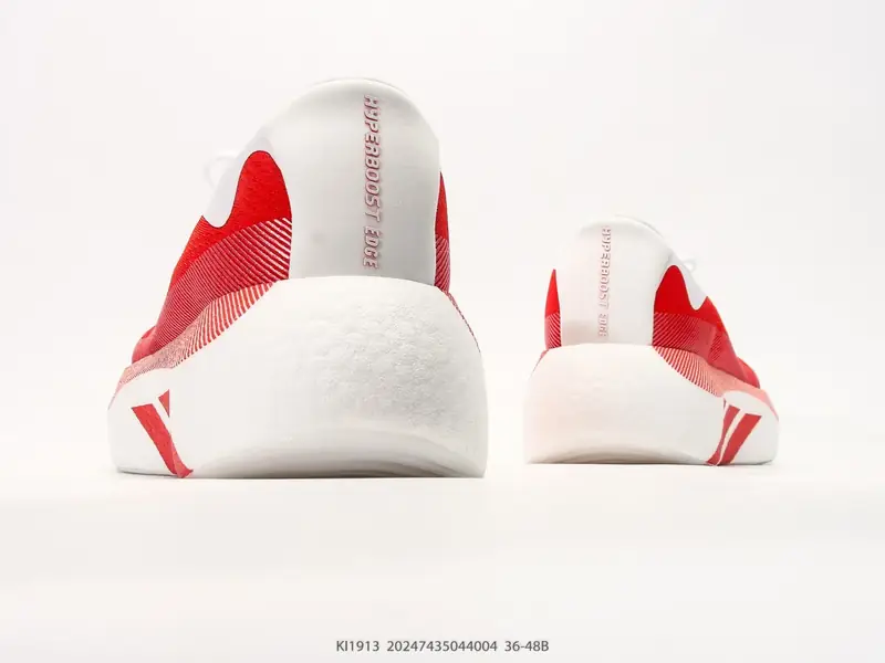 阿迪达斯 Adidas HYPERBOOST EDGE 爆米花缓震竞速训练跑鞋 一、产品基础信息 1. 型号全称：adidas HYPERBOOST EDGE 2. 定位：竞速训练跑鞋，兼顾日 KI1913 #20247435044004