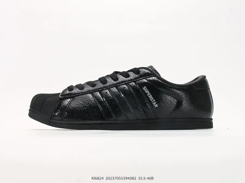 Adidas Sepatu Board Tren Klasik KI6824 #20237055394082