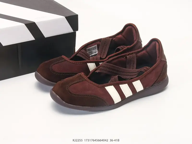 adidas BARREDA Mary Jane 舒适贴合 玛丽珍鞋 复古风玛丽珍鞋，通勤约会逛街都适合，红白拼色圆头搭碎花裙更有法式味道，松紧带穿脱省心，织物 KJ2255 #17317645664042
