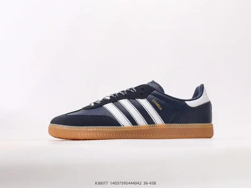Adidas Scarpe sportive Versatile Basso KJ6077 #14837595444042