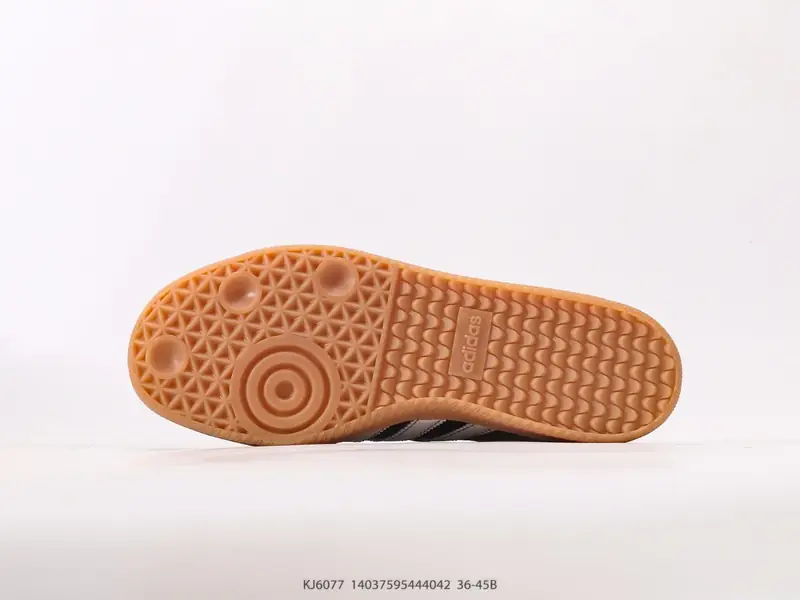 アディダス スポーツシューズ 合わせやすい ローカット KJ6077 #14837595444042