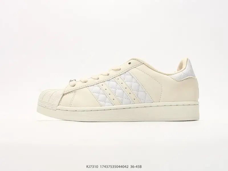 Adidas Scarpe sportive Versatile Classico Basso KJ7310 #17437535044042