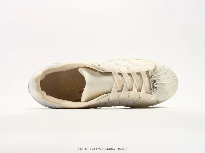 Adidas Scarpe sportive Versatile Classico Basso KJ7310 #17437535044042