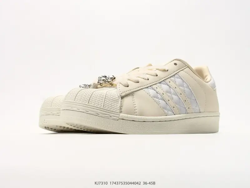 Adidas Scarpe sportive Versatile Classico Basso KJ7310 #17437535044042