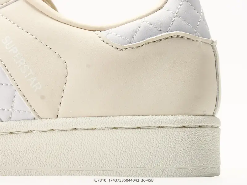 Adidas Scarpe sportive Versatile Classico Basso KJ7310 #17437535044042