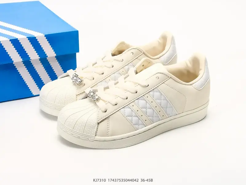 Adidas Scarpe sportive Versatile Classico Basso KJ7310 #17437535044042