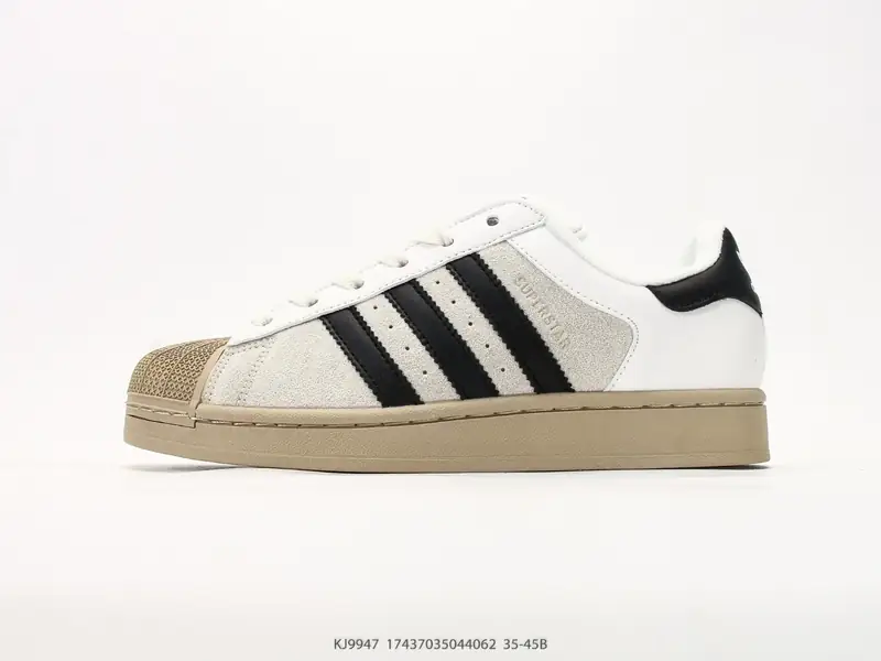 Adidas Scarpe sportive Versatile Classico Basso KJ9947 #17437035044062