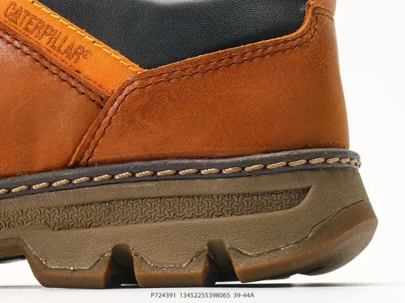 CAT Sepatu Kasual Serbaguna Tren Low Top P724391 #13452255398065