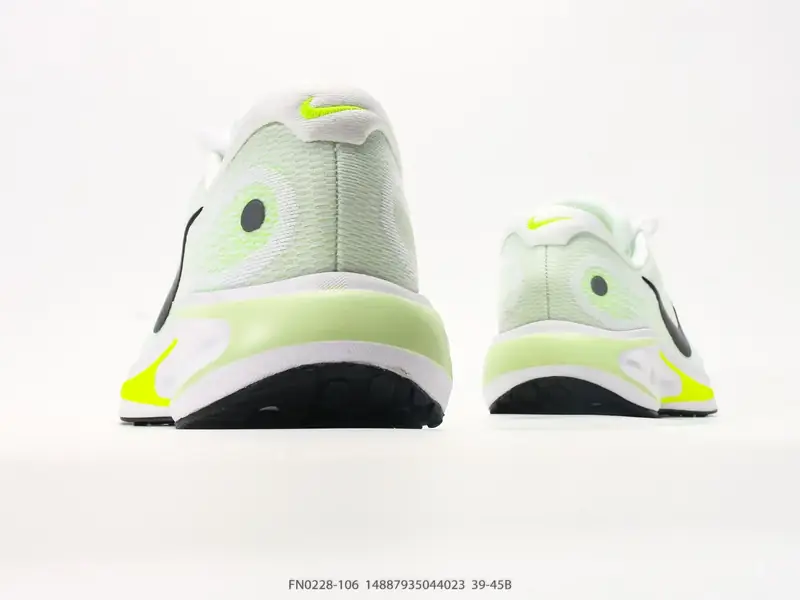 Nike Journey Run 耐克 轻便透气 缓震舒适 运动跑步鞋 使用了新型的缓震材料 脚感偏韧 FN0228-106 #14887935044023
