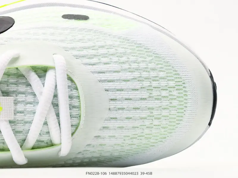 Nike Journey Run 耐克 轻便透气 缓震舒适 运动跑步鞋 使用了新型的缓震材料 脚感偏韧 FN0228-106 #14887935044023
