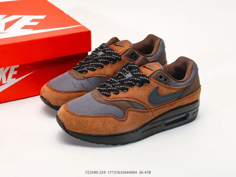 Nike Air Max 1 耐克气垫 缓震 耐磨运动鞋 鞋身材质均选择皮革 织物 麂皮多种材质覆盖 保证质感的前提下 层次感也相当不错带有开窗式 Air Max 气垫的 FZ3590-259 #17737635044004
