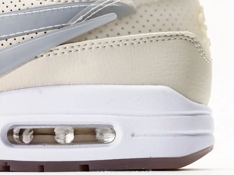 Nike Air Max 1 耐克气垫 缓震 耐磨运动鞋 鞋身材质均选择皮革 织物 麂皮多种材质覆盖 保证质感的前提下 层次感也相当不错带有开窗式 Air Max 气垫的 FZ3590-272 #14362868833044