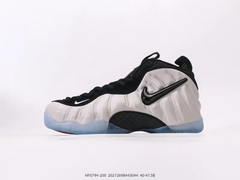 耐克NIKE AIR FOAMPOSITE ONE 喷泡喷泡，是一双内场的后卫战靴，97年1月份首期发行，使用FOAMPOSITE一次成型的喷塑 HF0794 #20272698443044
