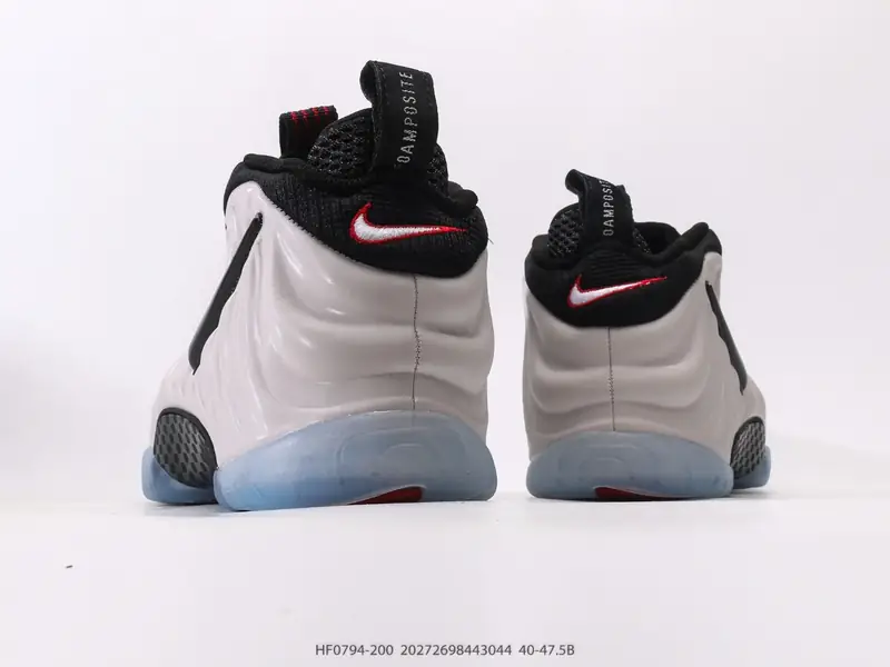 耐克NIKE AIR FOAMPOSITE ONE 喷泡喷泡，是一双内场的后卫战靴，97年1月份首期发行，使用FOAMPOSITE一次成型的喷塑 HF0794 #20272698443044