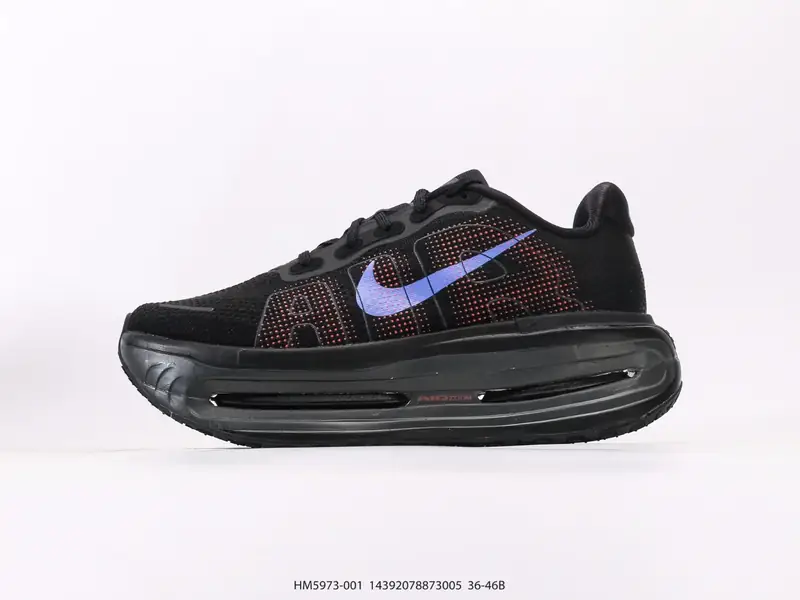 耐克NIKE ZOOM PREMIUM 运动休闲跑鞋座为耐克的“顶缓”系列，Vomero Premium上脚后的第一感受就是软弹到位，底部缓震很不错 跑步时 HM5973 #14392078873005