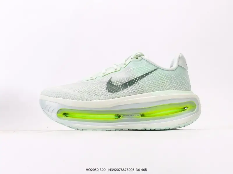 耐克NIKE ZOOM PREMIUM 运动休闲跑鞋耐克双层厚底座为耐克的“顶缓”系列，Vomero Premium上脚后的第一感受就是软弹到位，底部缓震很不错 跑步时 HQ2050-300 #14392078873005