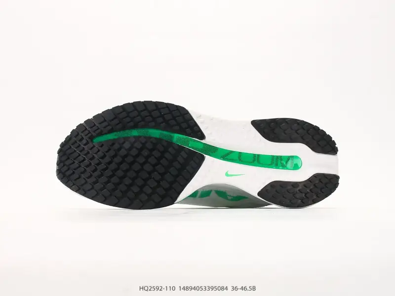 Nike Air Zoom Pegasus Premium 耐克网面全掌气垫缓震跑鞋 #全掌可见的Air Zoom首次在Pegasus系列中出现，模仿了Vaporfly的碳板曲线，增强了跑步时的流畅 HQ2592-110 #14894053395084