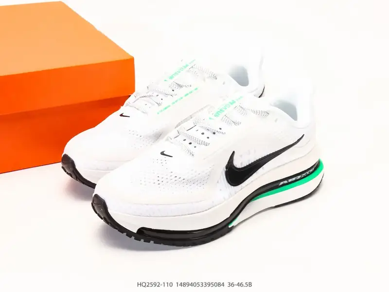 Nike Air Zoom Pegasus Premium 耐克网面全掌气垫缓震跑鞋 #全掌可见的Air Zoom首次在Pegasus系列中出现，模仿了Vaporfly的碳板曲线，增强了跑步时的流畅 HQ2592-110 #14894053395084