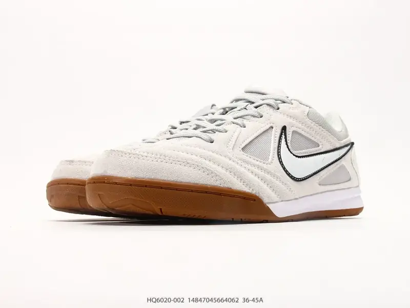 Nike Scarpe sportive Comodo HQ6020-002 #14847045664062