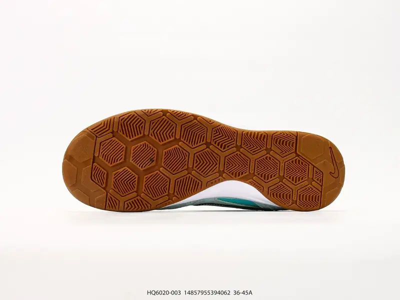 Nike Scarpe sportive Comodo HQ6020-003 #14857955394062