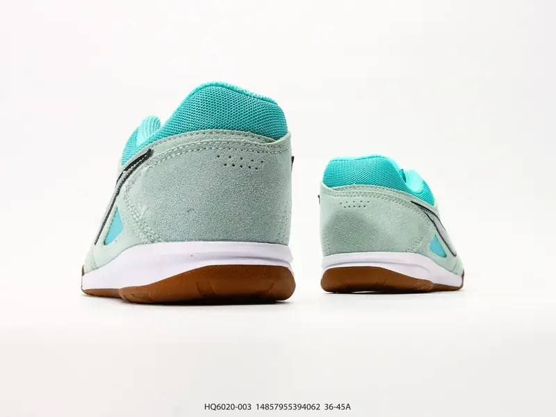 Nike Scarpe sportive Comodo HQ6020-003 #14857955394062