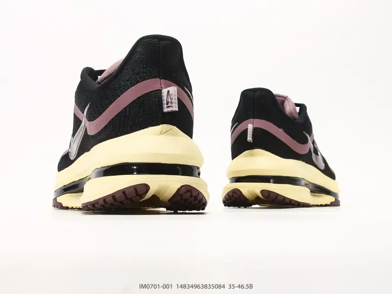 Nike Air Zoom Pegasus Premium 耐克网面全掌气垫缓震跑鞋 #全掌可见的Air Zoom首次在Pegasus系列中出现，模仿了Vaporfly的碳板曲线，增强了跑步时的流畅 IM0701-001 #14834963835084