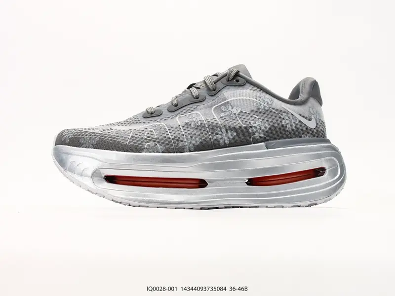 耐克 Nike VOMERO PREMIUM 舒适减震防滑 低帮跑步鞋 全掌ReactX泡绵 IQ0028-001