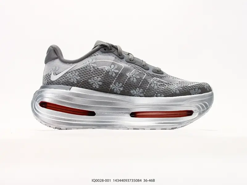 耐克 Nike VOMERO PREMIUM 舒适减震防滑 低帮跑步鞋 全掌ReactX泡绵 IQ0028-001