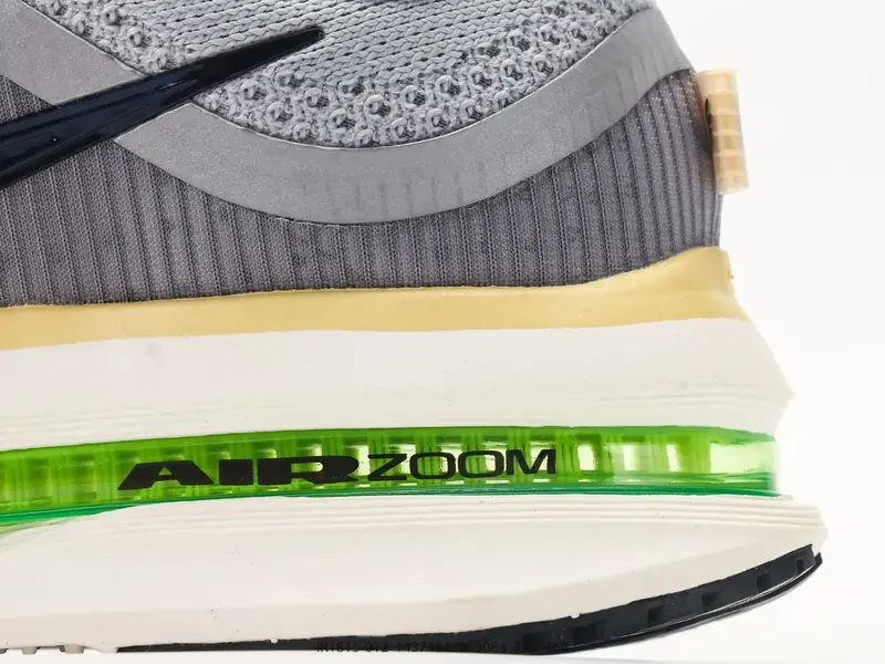 NIKE PEGASUS PREMIUM 耐克 飞马公路跑步鞋 有史以来第一双拥有弯曲全掌的AIR ZOOM气垫，且结合ZOOM X 和REACT X 三明治的科技结构 IR1815-012 #14374643665084