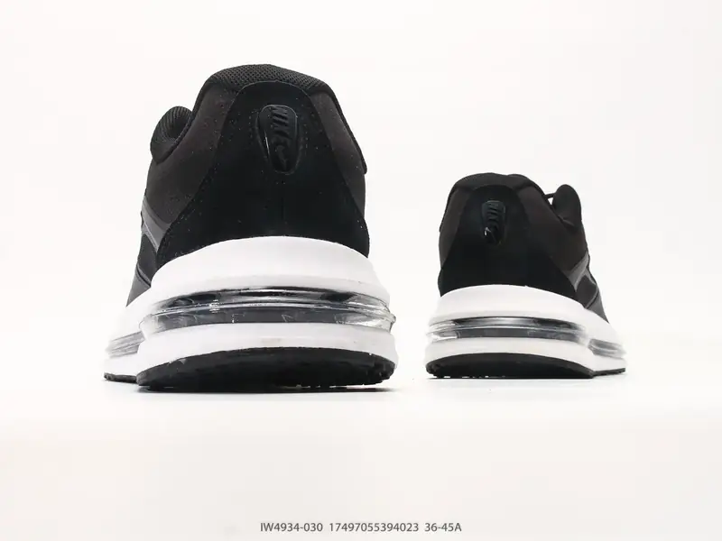 Nike Air Max Metro 缓震柔软灵敏舒适 合成革皮革网布透气 低帮跑步鞋 美式街头风日常运动鞋女款，通勤、周末逛街或咖啡馆都能穿，搭直筒牛仔裤和运动卫衣就很有松弛感，买家反馈「脚感不错 IW4934-030 #17497055394023