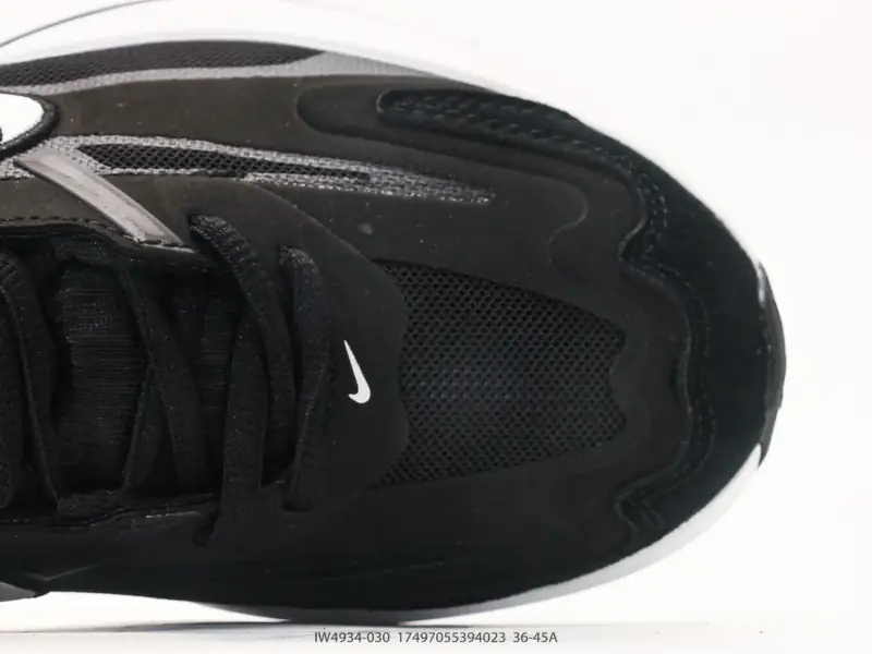 Nike Air Max Metro 缓震柔软灵敏舒适 合成革皮革网布透气 低帮跑步鞋 美式街头风日常运动鞋女款，通勤、周末逛街或咖啡馆都能穿，搭直筒牛仔裤和运动卫衣就很有松弛感，买家反馈「脚感不错 IW4934-030 #17497055394023