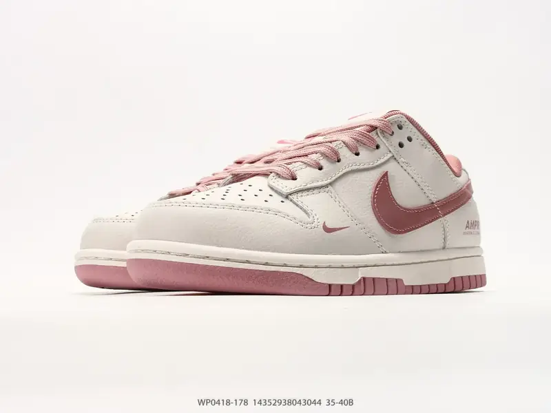 Nike Dunk Low 桃夭粉 米白粉 女款 板鞋 当经典的Dunk Low遇上这抹独家的“桃夭粉”，是一场关于青春与甜酷的完美叙事 WP0418-178 #14352938043044