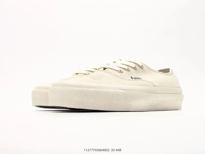 Vans Scarpe sportive Classico Collaborazione Basso VN000XVJ7VJ #11277745664003