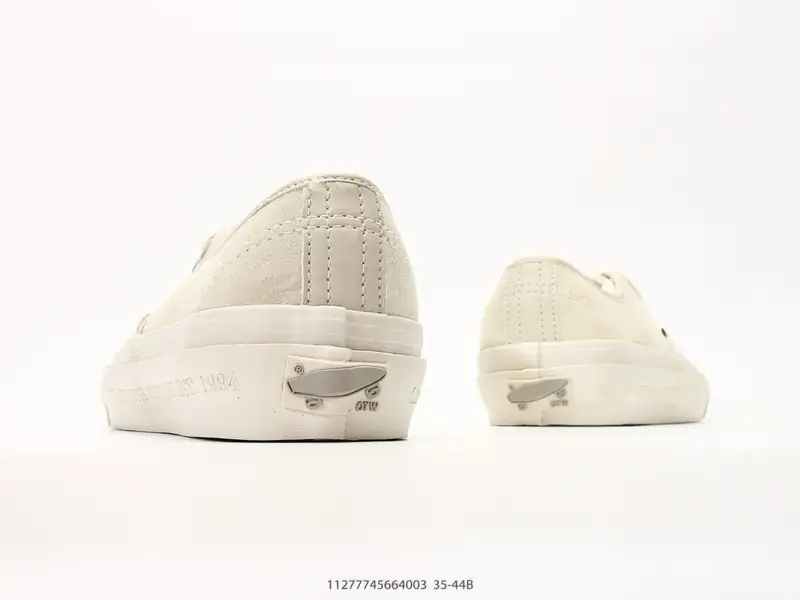 Vans Scarpe sportive Classico Collaborazione Basso VN000XVJ7VJ #11277745664003