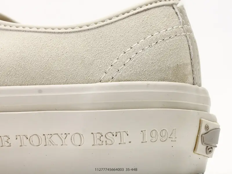 Vans Scarpe sportive Classico Collaborazione Basso VN000XVJ7VJ #11277745664003