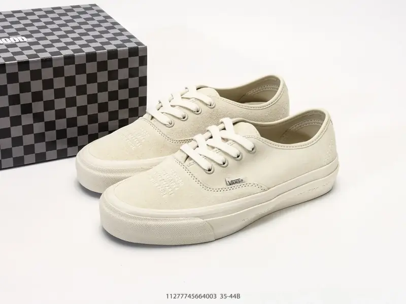 Vans Scarpe sportive Classico Collaborazione Basso VN000XVJ7VJ #11277745664003